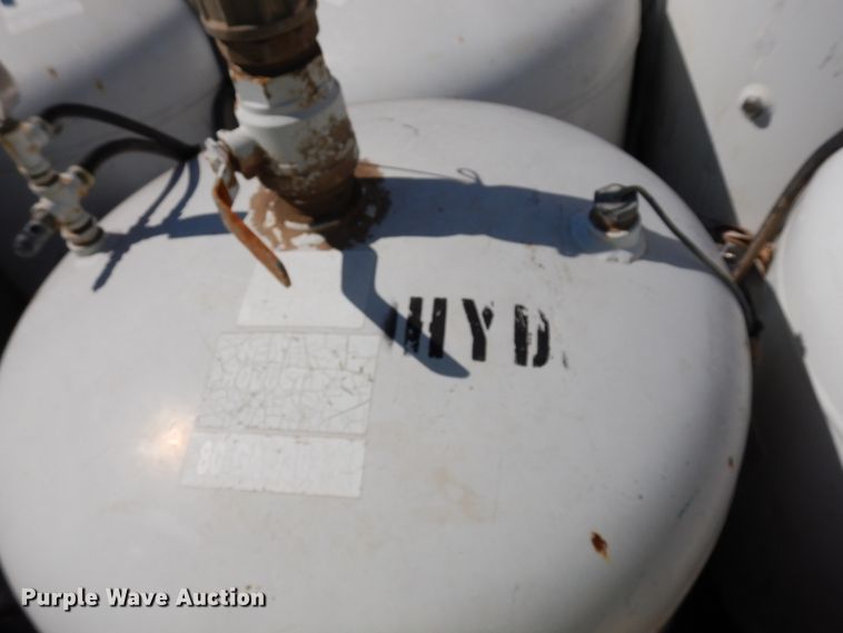 image for item DK0234 2014 Peterbilt 337  fuel / lube truck