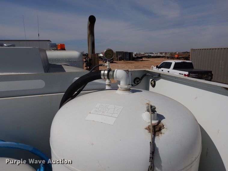 image for item DK0234 2014 Peterbilt 337  fuel / lube truck