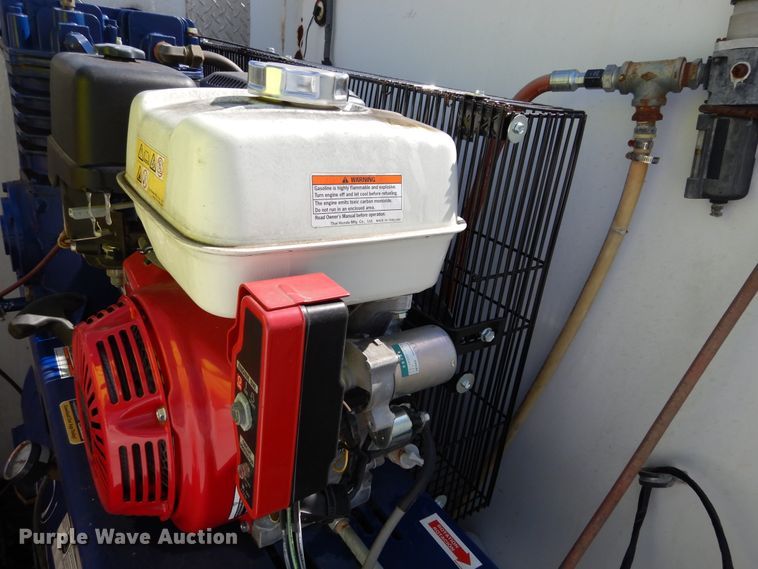 image for item DK0234 2014 Peterbilt 337  fuel / lube truck