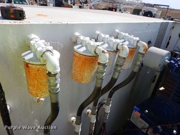 image for item DK0234 2014 Peterbilt 337  fuel / lube truck