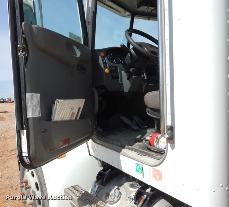 image for item DK0234 2014 Peterbilt 337  fuel / lube truck