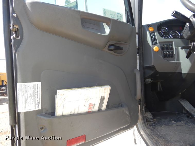 image for item DK0234 2014 Peterbilt 337  fuel / lube truck