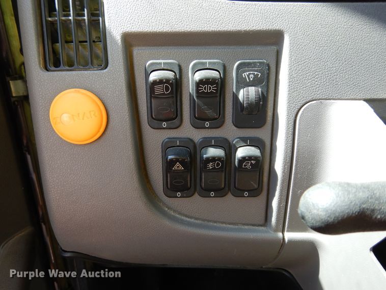 image for item DK0234 2014 Peterbilt 337  fuel / lube truck