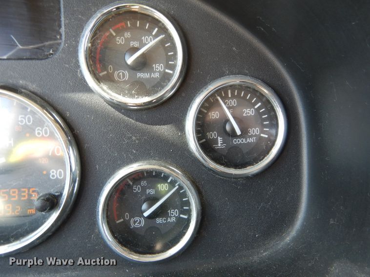 image for item DK0234 2014 Peterbilt 337  fuel / lube truck