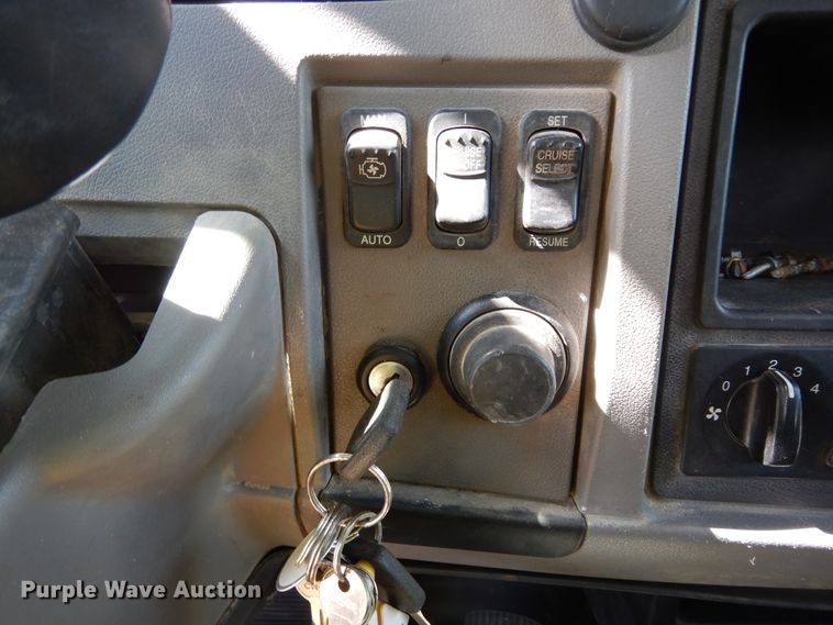 image for item DK0234 2014 Peterbilt 337  fuel / lube truck