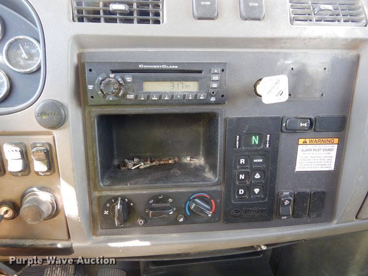 image for item DK0234 2014 Peterbilt 337  fuel / lube truck