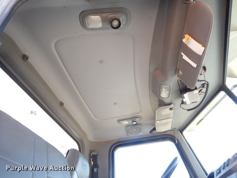 image for item DK0234 2014 Peterbilt 337  fuel / lube truck