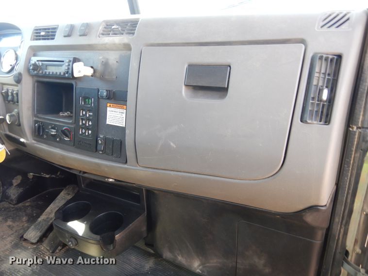 image for item DK0234 2014 Peterbilt 337  fuel / lube truck