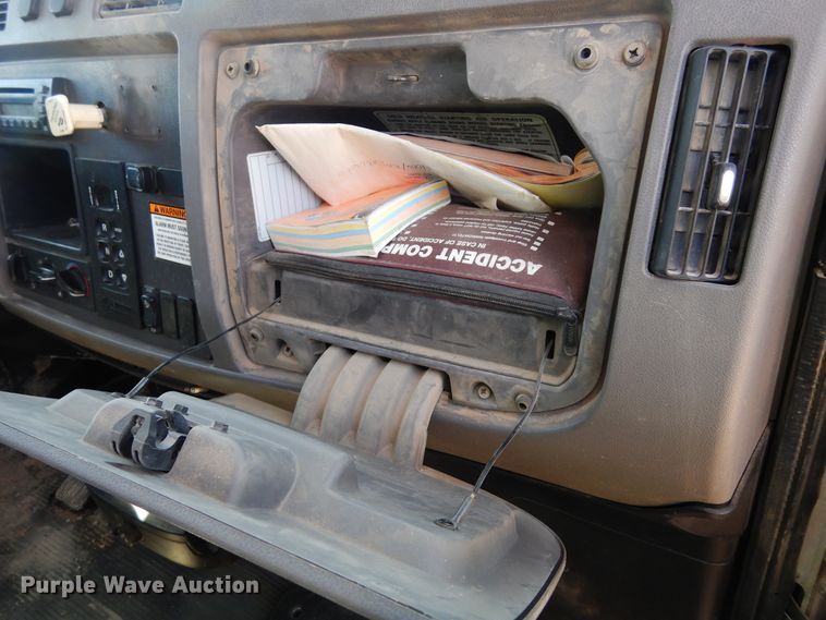 image for item DK0234 2014 Peterbilt 337  fuel / lube truck