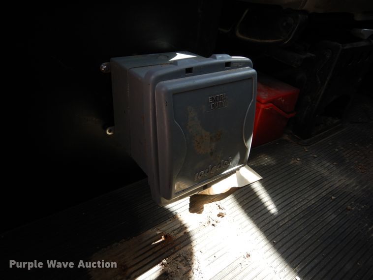 image for item DK0234 2014 Peterbilt 337  fuel / lube truck