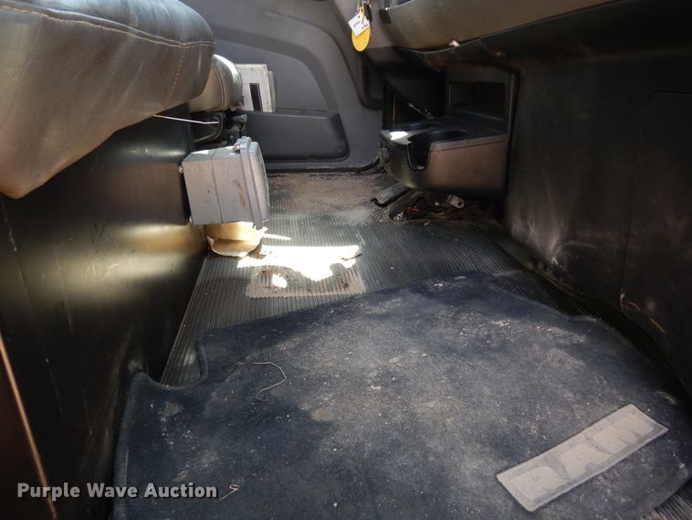 image for item DK0234 2014 Peterbilt 337  fuel / lube truck