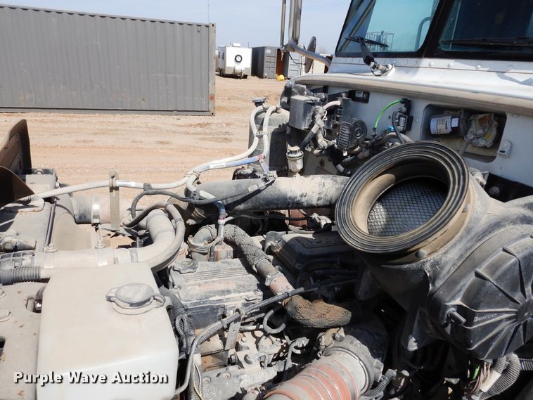 image for item DK0234 2014 Peterbilt 337  fuel / lube truck