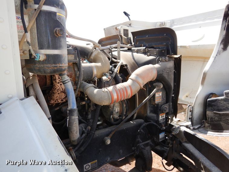 image for item DK0234 2014 Peterbilt 337  fuel / lube truck