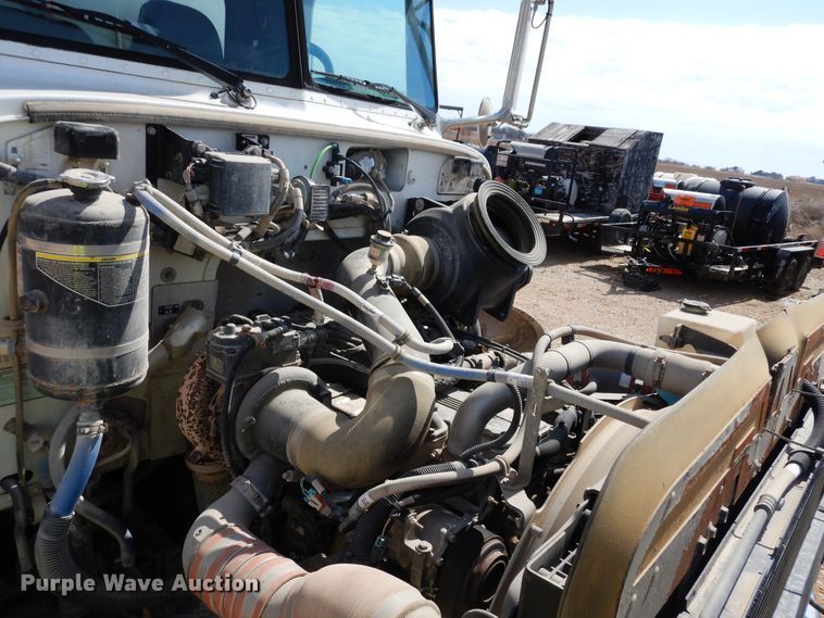 image for item DK0234 2014 Peterbilt 337  fuel / lube truck