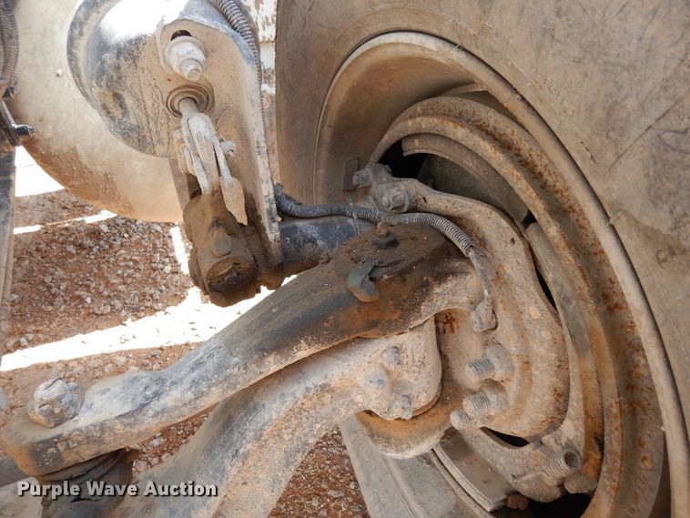 image for item DK0234 2014 Peterbilt 337  fuel / lube truck