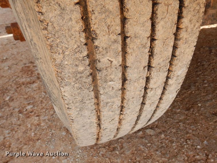 image for item DK0234 2014 Peterbilt 337  fuel / lube truck