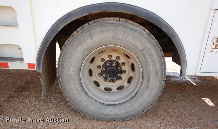 image for item DK0234 2014 Peterbilt 337  fuel / lube truck