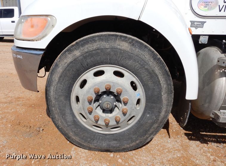 image for item DK0234 2014 Peterbilt 337  fuel / lube truck