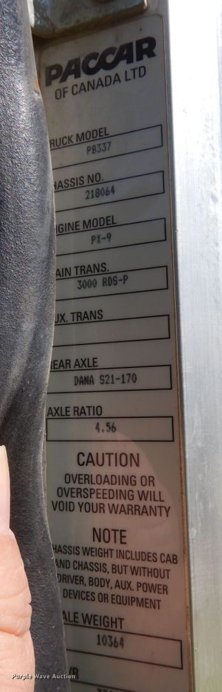 image for item DK0234 2014 Peterbilt 337  fuel / lube truck