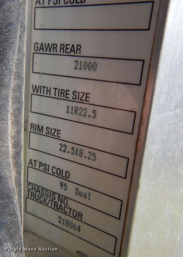 image for item DK0234 2014 Peterbilt 337  fuel / lube truck