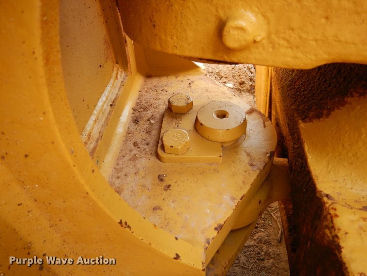 image for item DK0243 2006 Caterpillar D5N XL  pipelayer