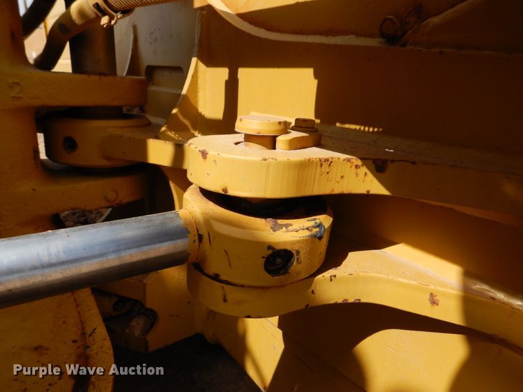 image for item DK0243 2006 Caterpillar D5N XL  pipelayer