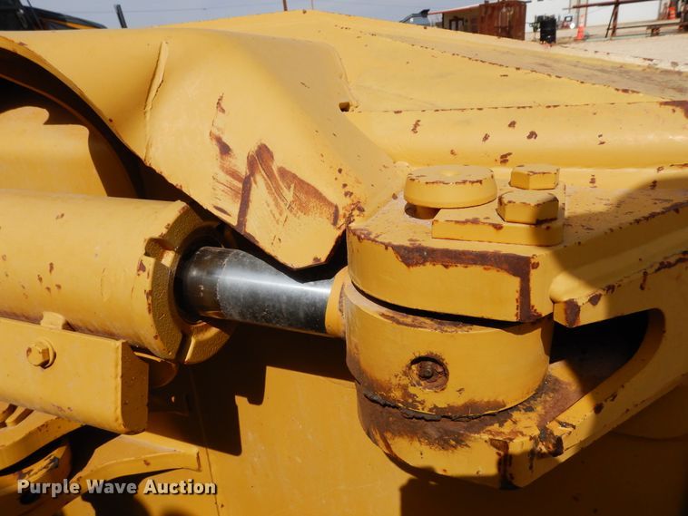 image for item DK0243 2006 Caterpillar D5N XL  pipelayer