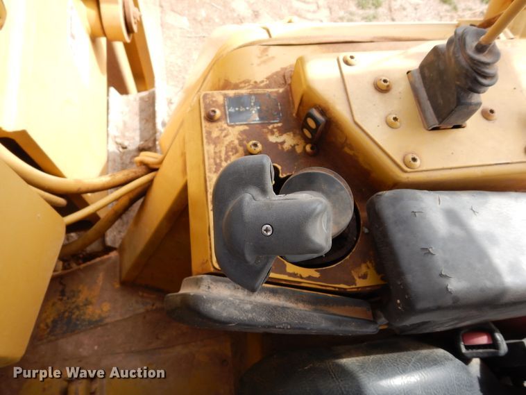 image for item DK0243 2006 Caterpillar D5N XL  pipelayer