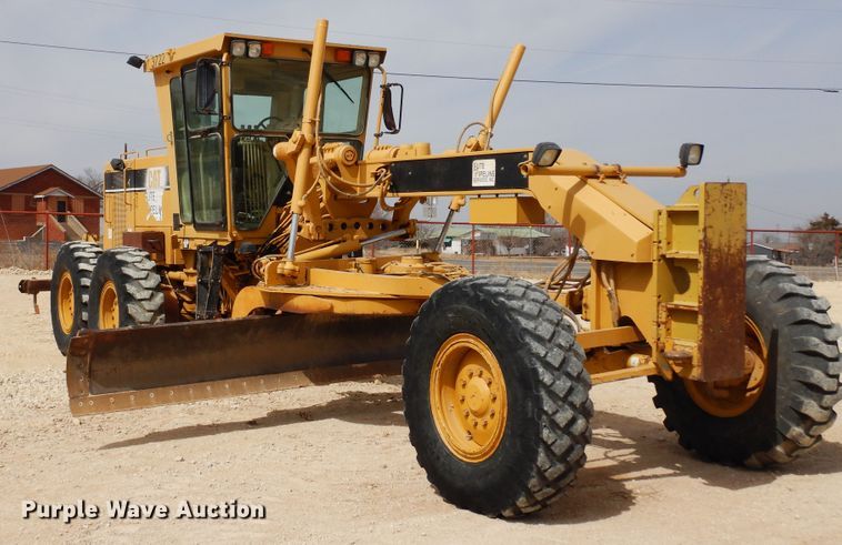 image for item DK0244 2002 Caterpillar 140H  motor grader