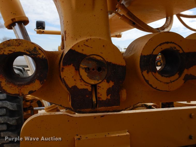 image for item DK0244 2002 Caterpillar 140H  motor grader