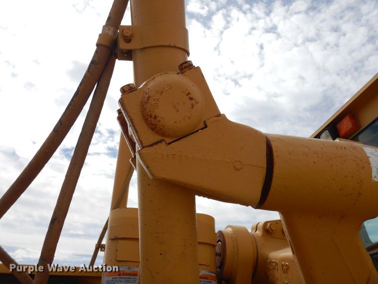 image for item DK0244 2002 Caterpillar 140H  motor grader