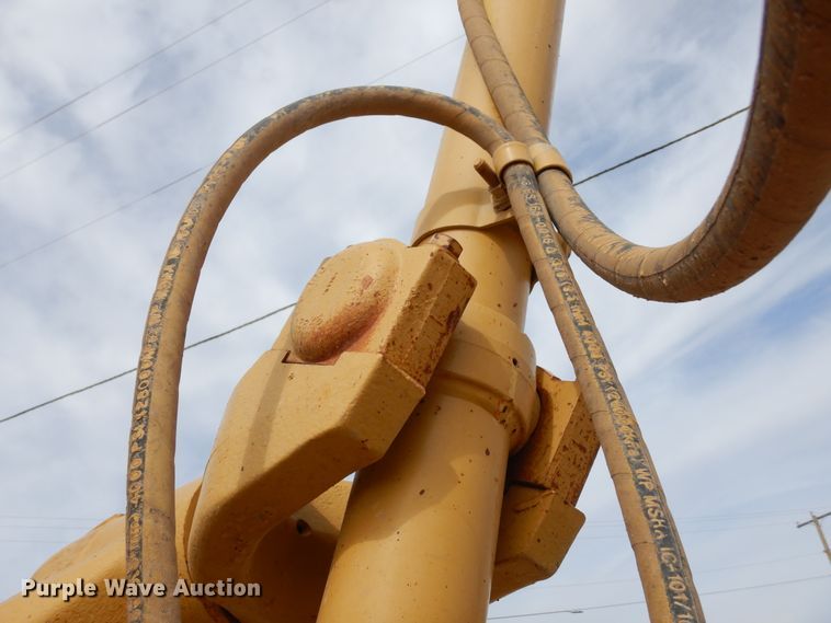 image for item DK0244 2002 Caterpillar 140H  motor grader