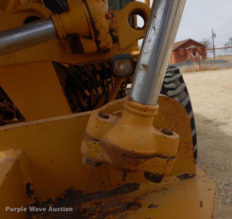 image for item DK0244 2002 Caterpillar 140H  motor grader