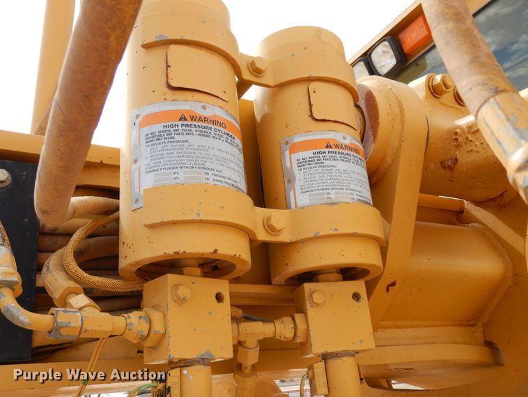 image for item DK0244 2002 Caterpillar 140H  motor grader