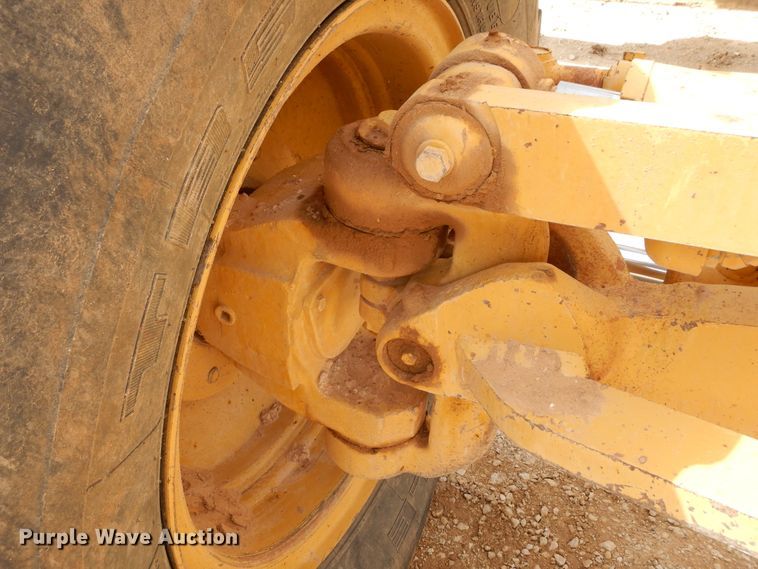 image for item DK0244 2002 Caterpillar 140H  motor grader