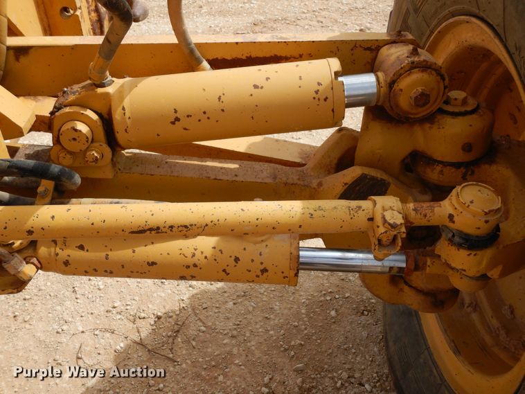 image for item DK0244 2002 Caterpillar 140H  motor grader