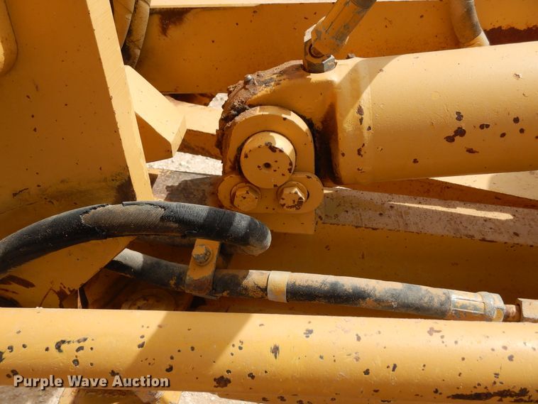 image for item DK0244 2002 Caterpillar 140H  motor grader