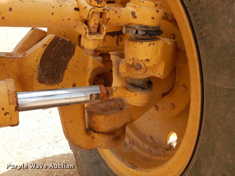 image for item DK0244 2002 Caterpillar 140H  motor grader