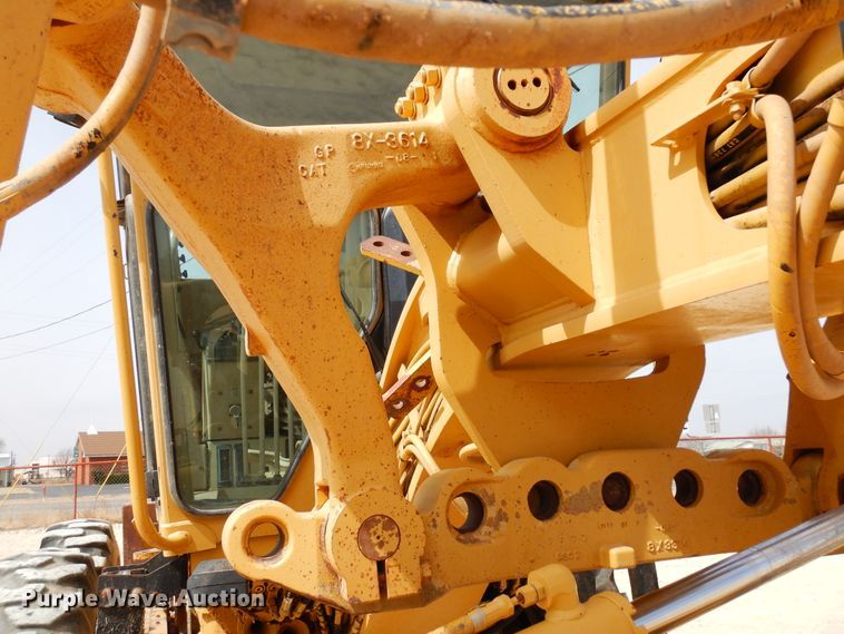 image for item DK0244 2002 Caterpillar 140H  motor grader