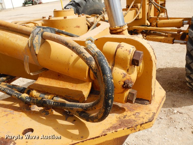 image for item DK0244 2002 Caterpillar 140H  motor grader