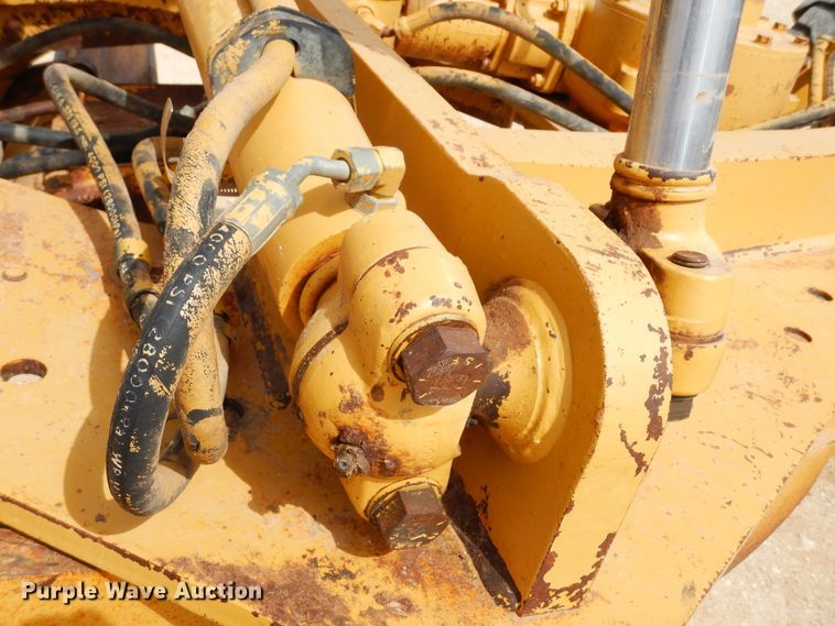 image for item DK0244 2002 Caterpillar 140H  motor grader