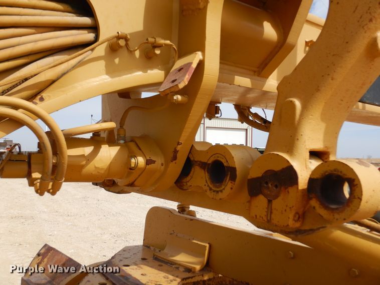 image for item DK0244 2002 Caterpillar 140H  motor grader