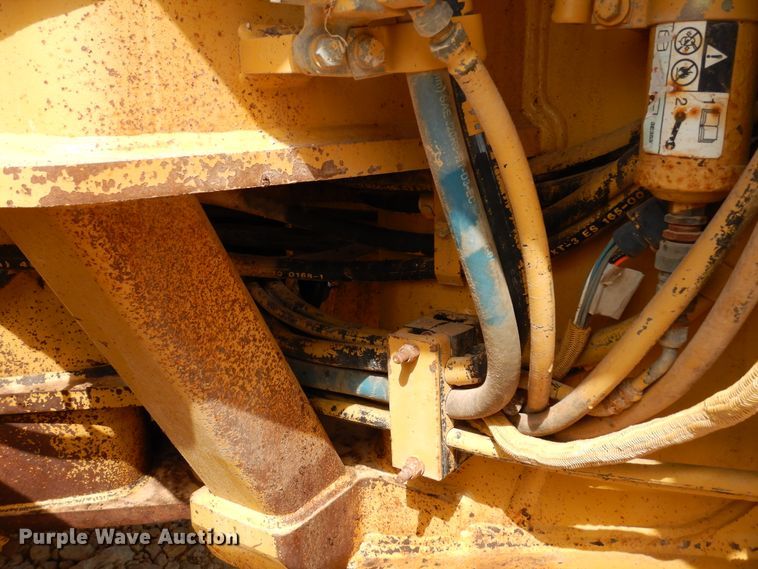 image for item DK0244 2002 Caterpillar 140H  motor grader