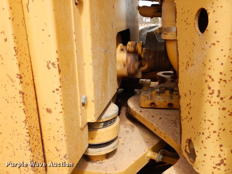 image for item DK0244 2002 Caterpillar 140H  motor grader