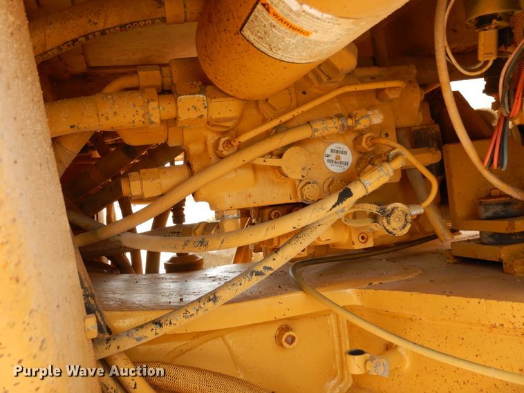 image for item DK0244 2002 Caterpillar 140H  motor grader