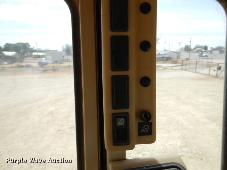 image for item DK0244 2002 Caterpillar 140H  motor grader