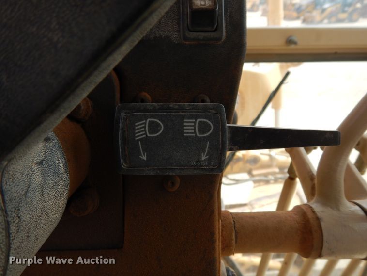 image for item DK0244 2002 Caterpillar 140H  motor grader