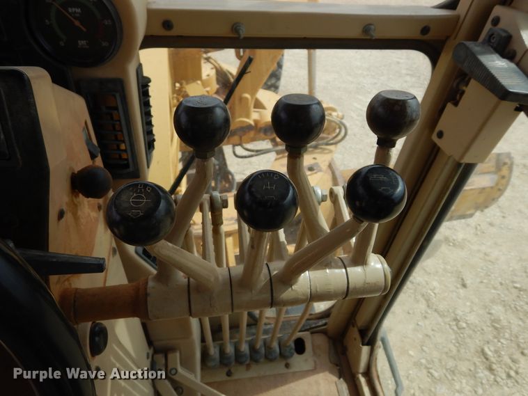 image for item DK0244 2002 Caterpillar 140H  motor grader