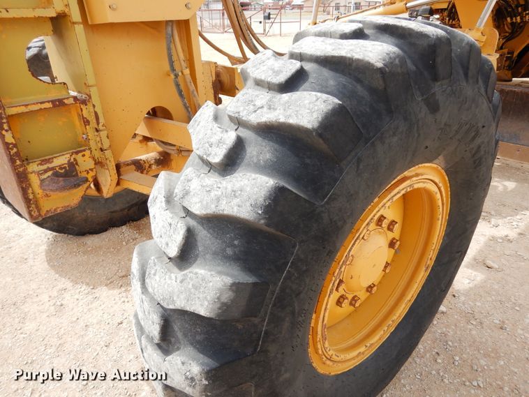 image for item DK0244 2002 Caterpillar 140H  motor grader