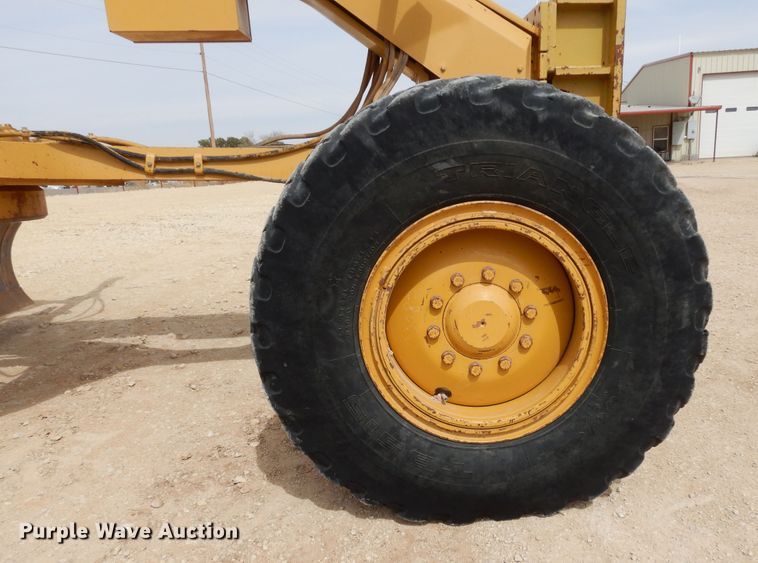 image for item DK0244 2002 Caterpillar 140H  motor grader